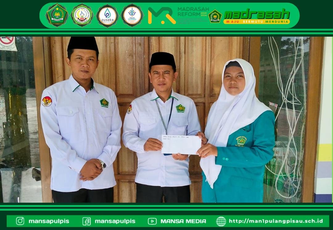 PENYERAHAN BANTUAN KEPADA KORBAN YANG TERTIMPA MUSIBAH