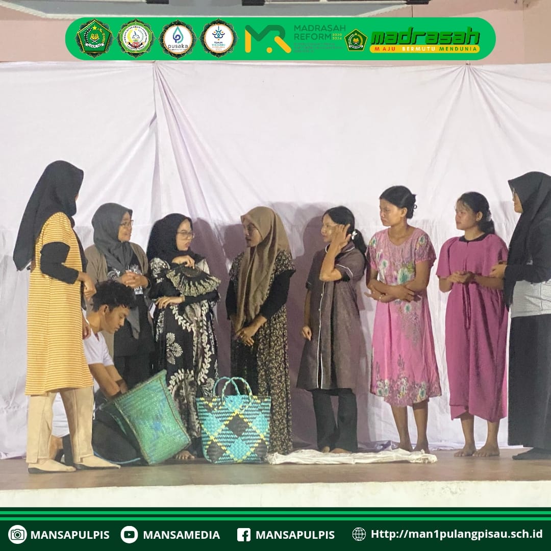 SISWI MAN 1 PULANG PISAU MENGIKUTI KELAS SENI KELILING MENGENAI WORKSHOP MONOLOG & PANTOMIM